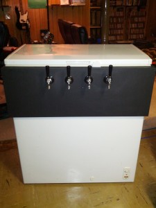 Lid attached to collar